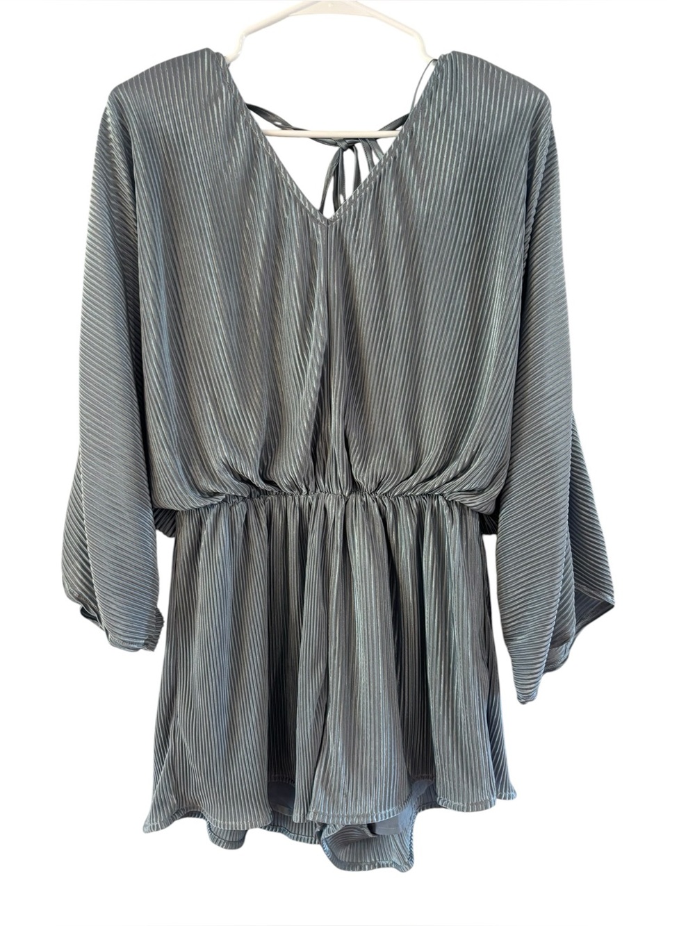 Vici Women’s Pleated V-Neck Long Sleeve Open Back Romper Shimmering Blue Size XS